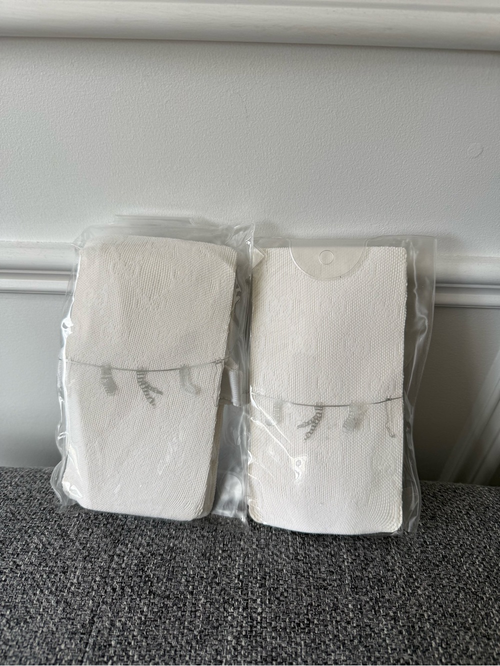 White letter G fishnet tight - 2 pairs